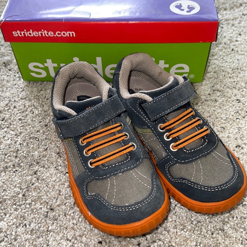 NIB Stride Rite SRT PS Travis Sneaker NAVY ORANGE 12 1/2 M